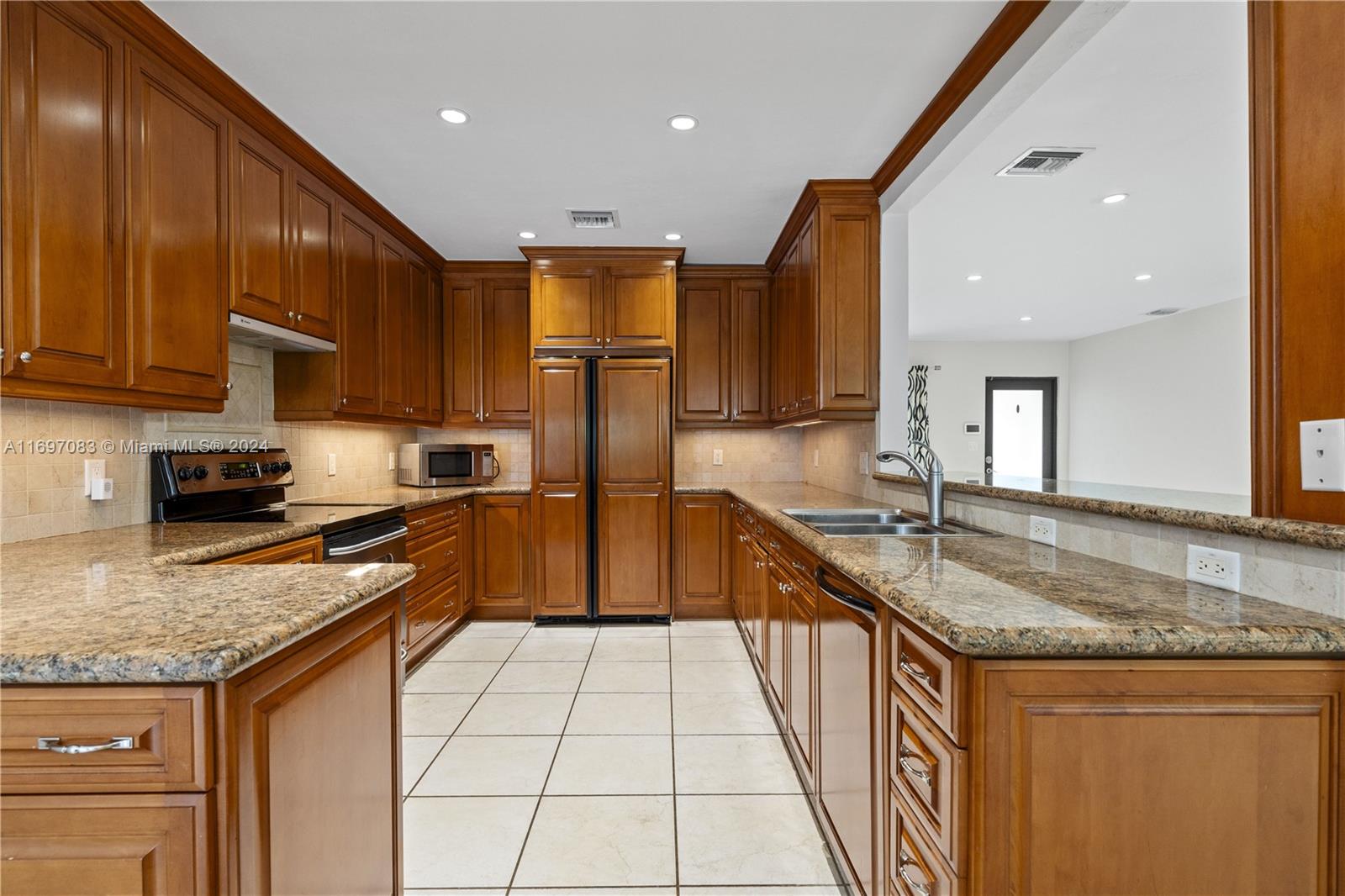 BEVERLY GARDENS - Residential Lease