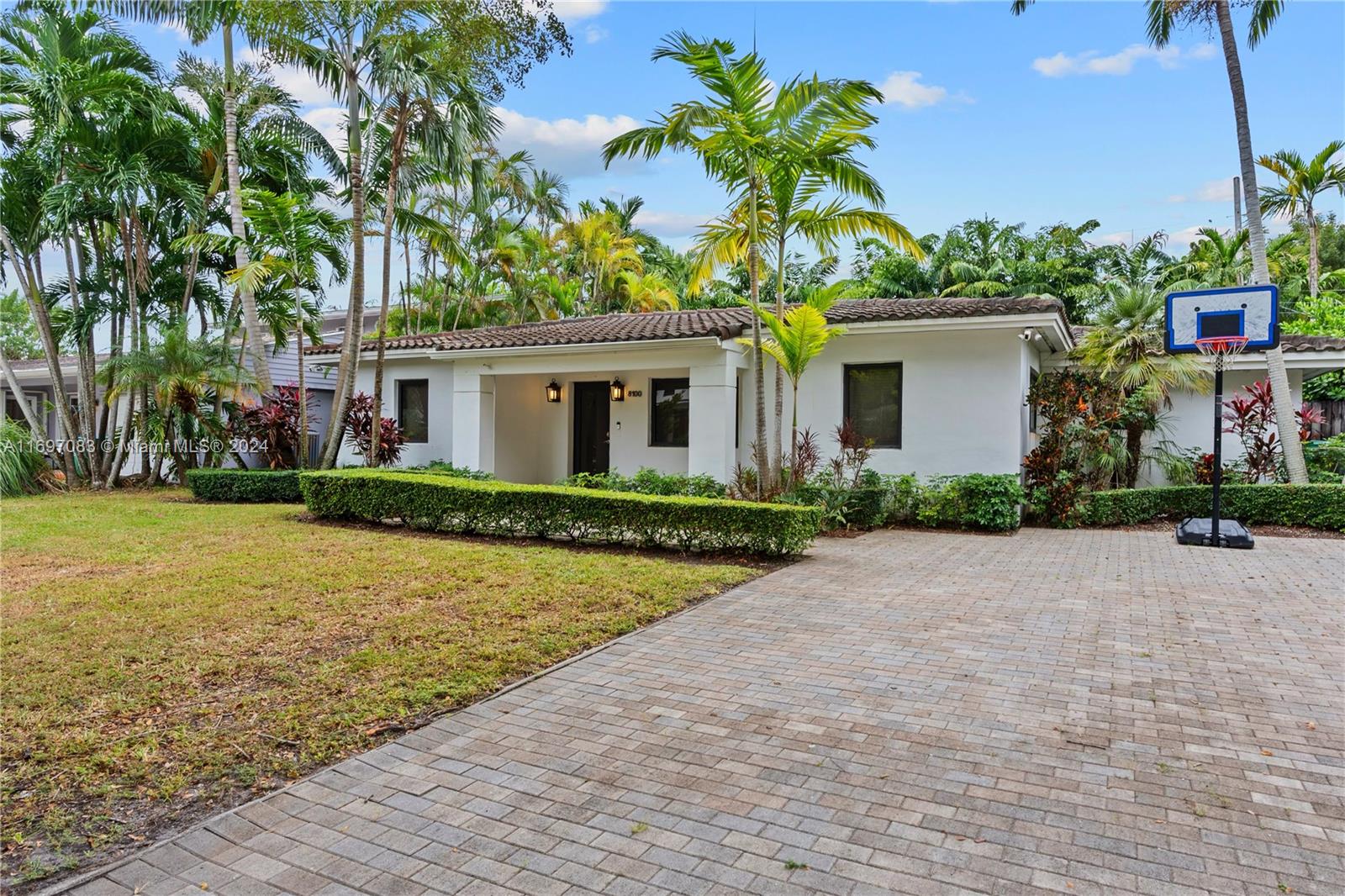 BEVERLY GARDENS - Residential Lease