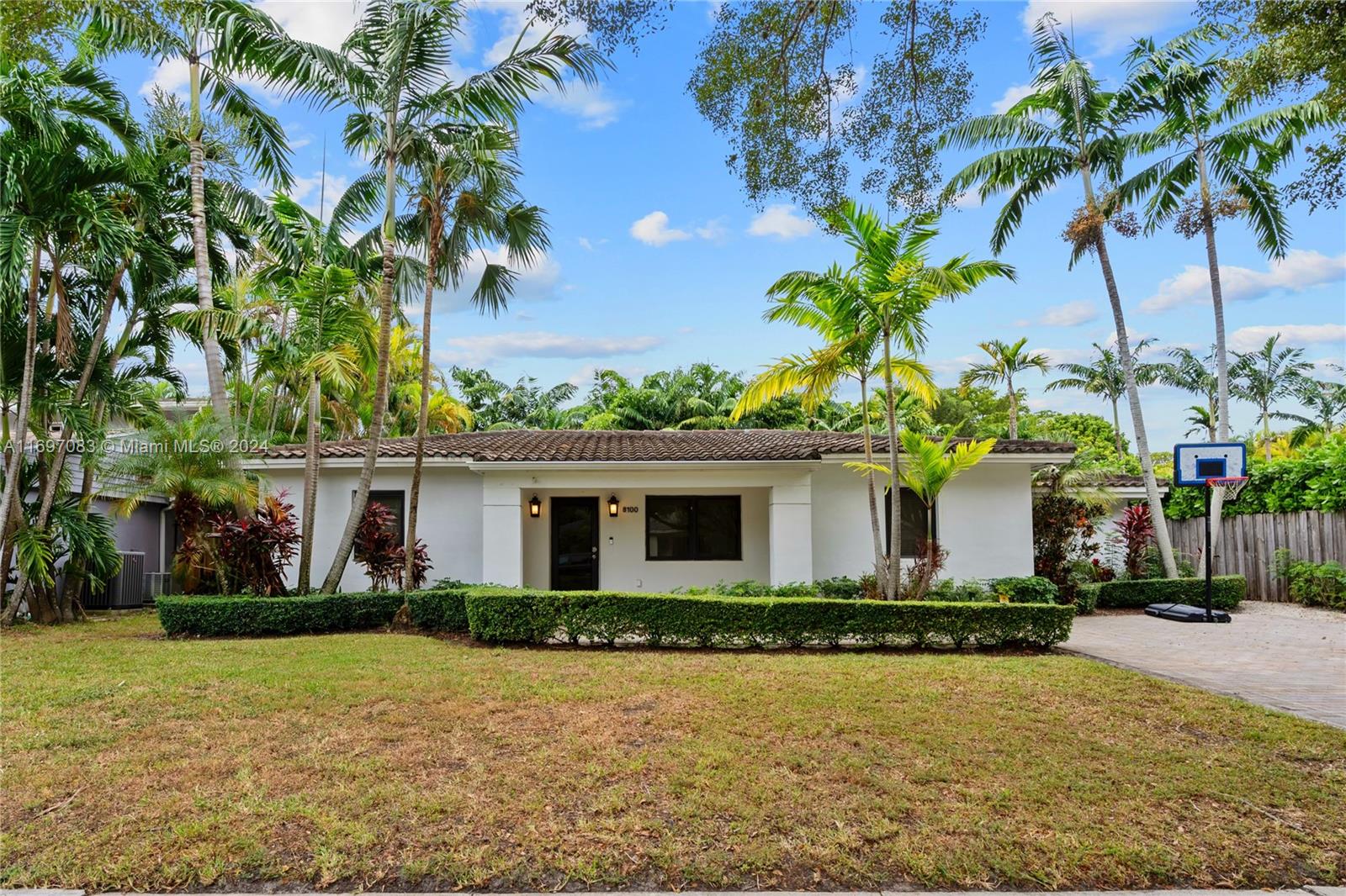 BEVERLY GARDENS - Residential Lease
