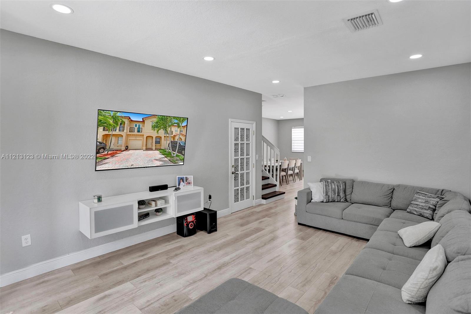 COURTS AT TUSCANY - Residential Lease