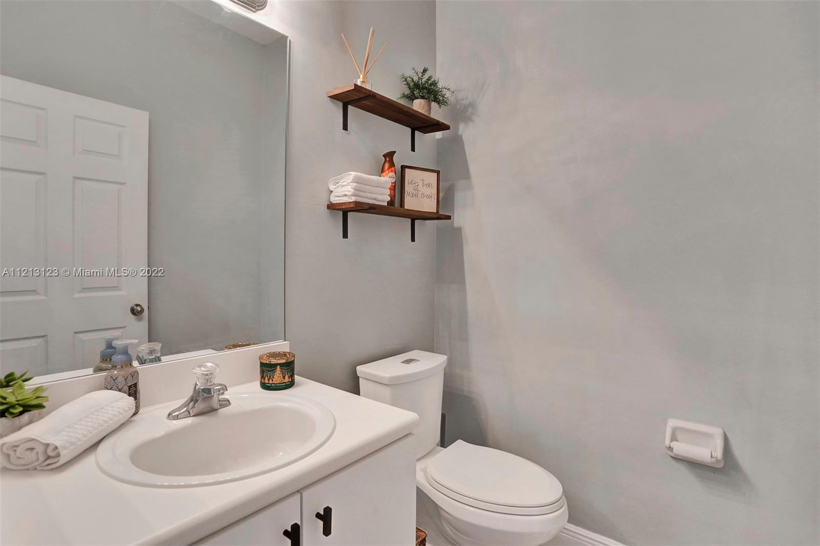 COURTS AT TUSCANY - Residential Lease