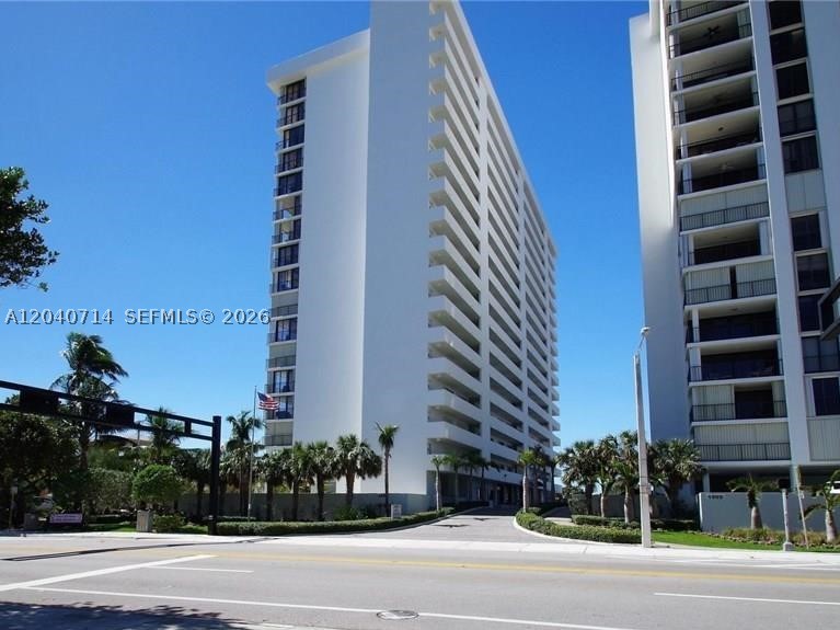 SHORE CLUB CONDO - Residential Lease