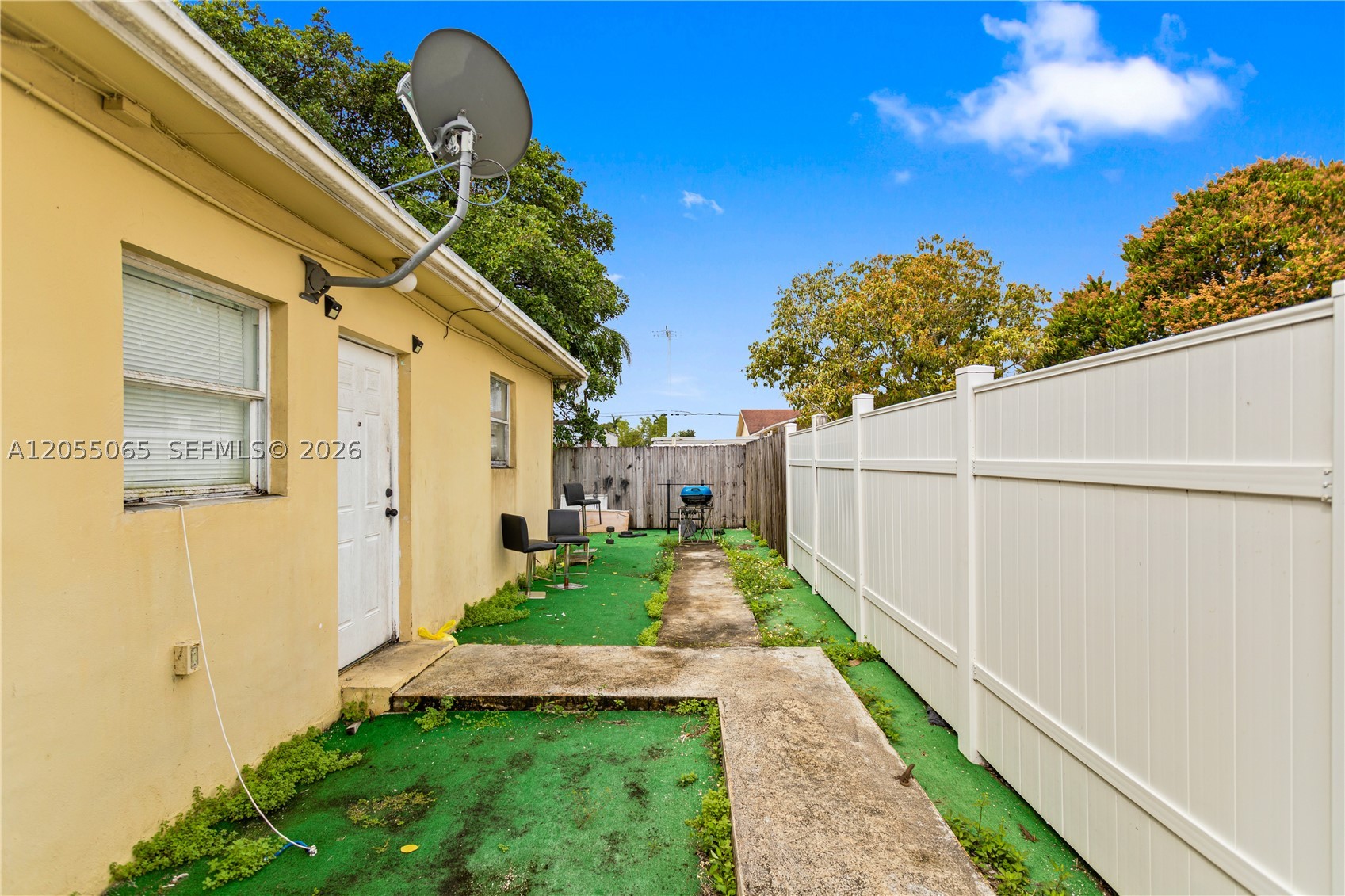 SUNNY LAKE ESTS 1ST ADDN - Residential