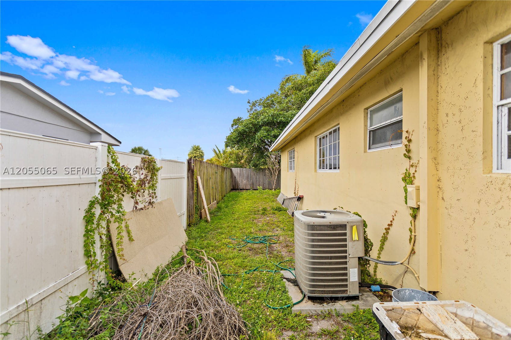 SUNNY LAKE ESTS 1ST ADDN - Residential