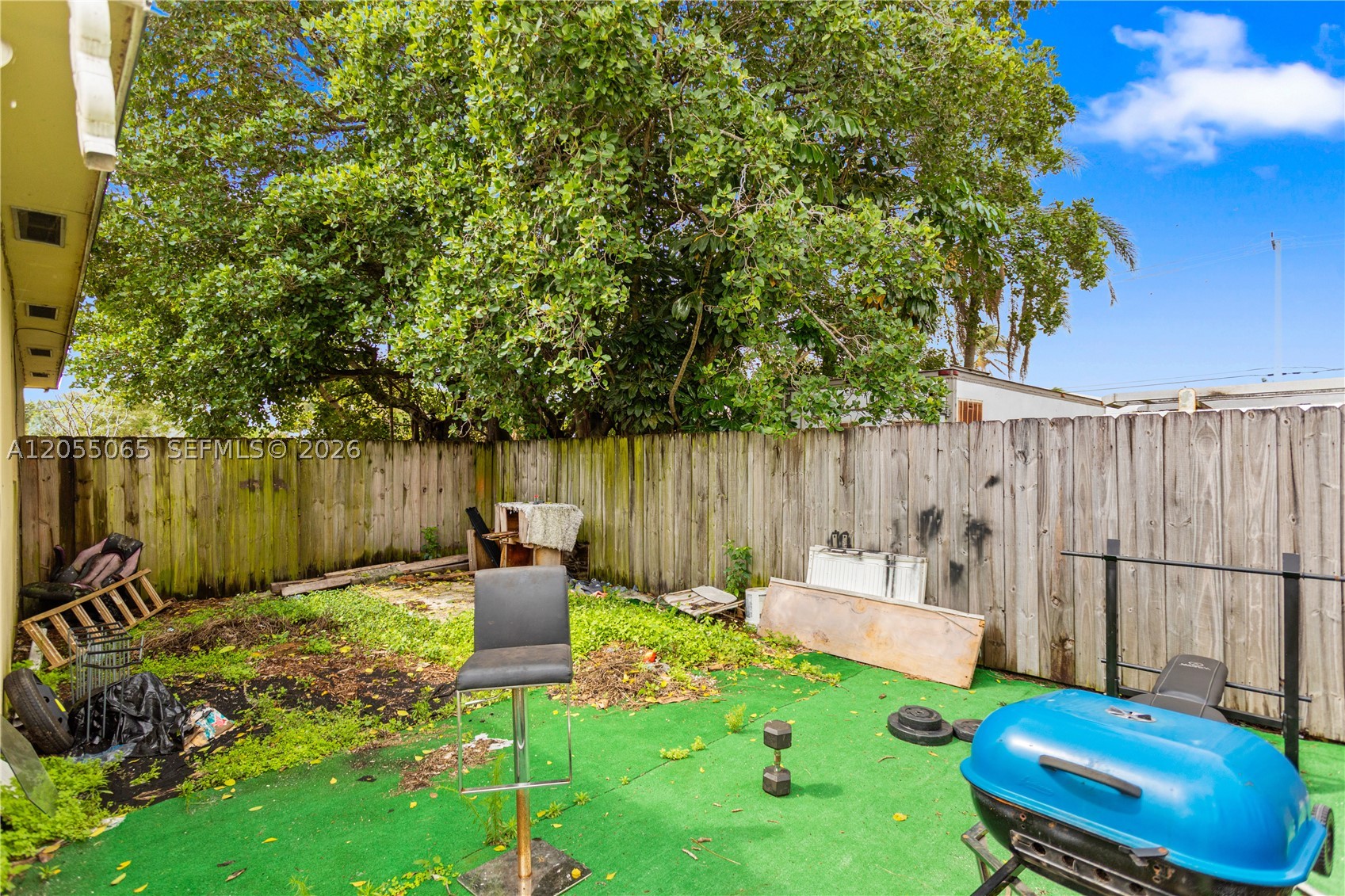 SUNNY LAKE ESTS 1ST ADDN - Residential