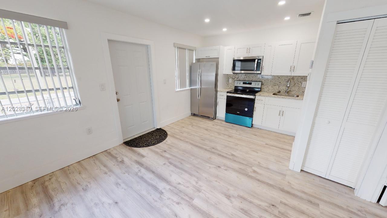 RIVERSIDE FARMS - Residential Lease