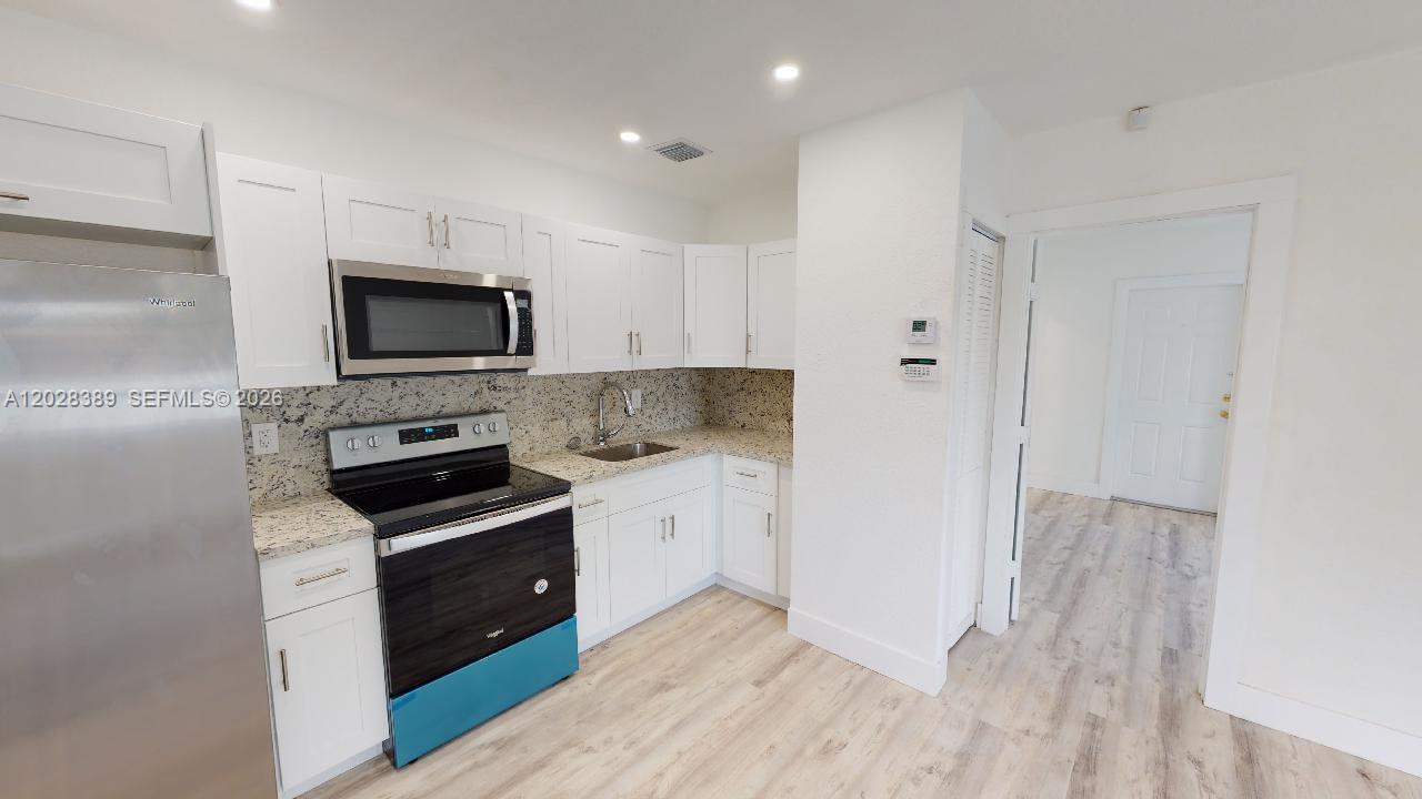 RIVERSIDE FARMS - Residential Lease