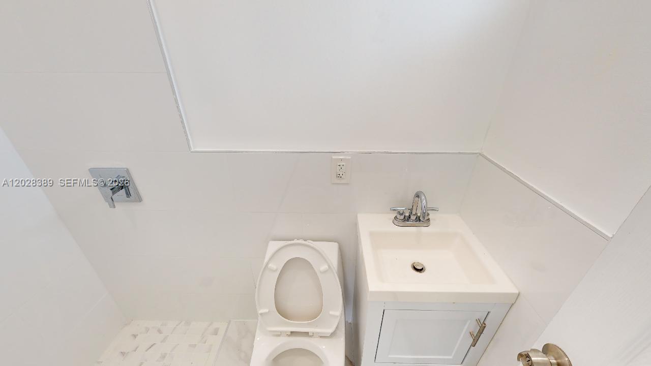 RIVERSIDE FARMS - Residential Lease