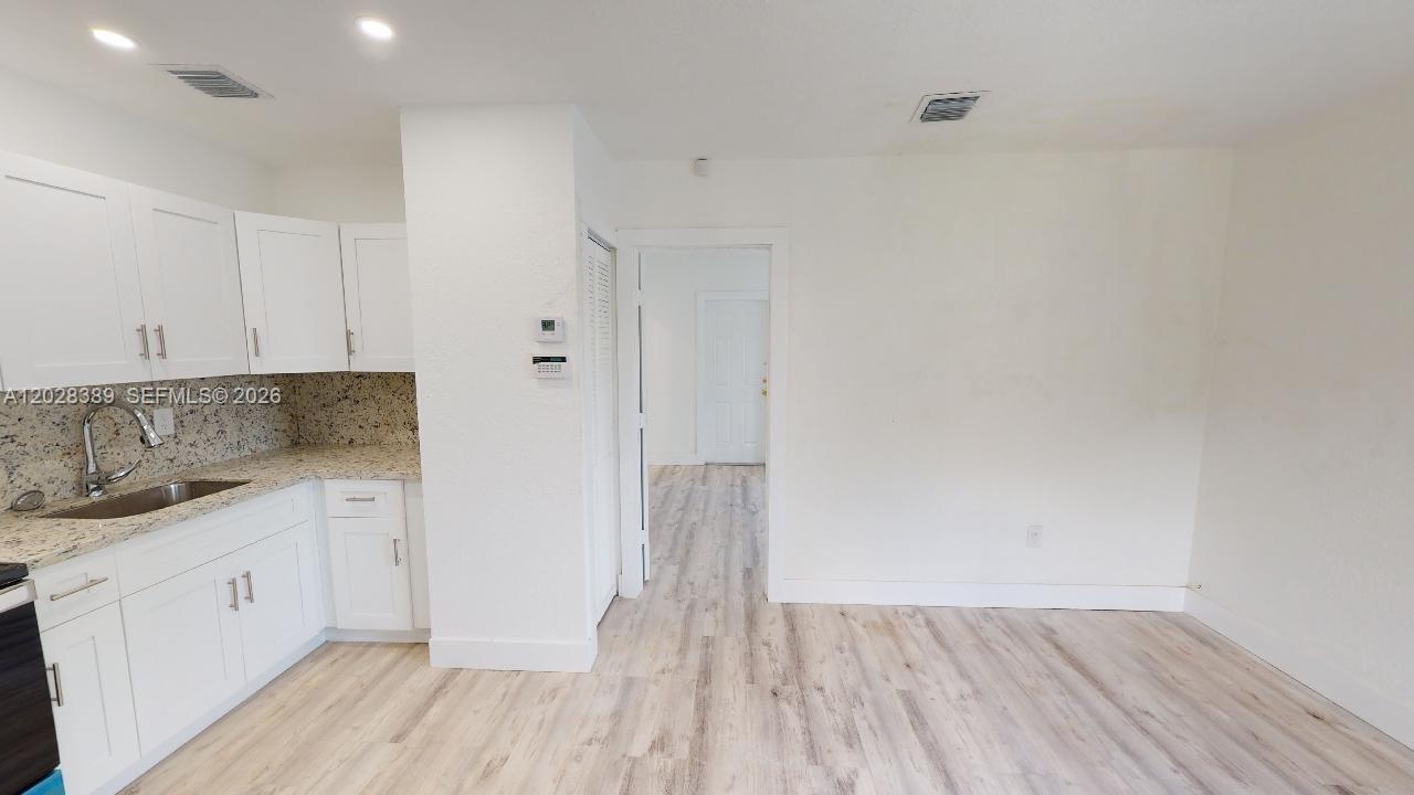 RIVERSIDE FARMS - Residential Lease