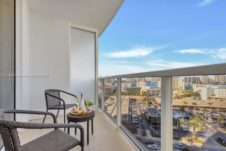 TRUMP INTERNATIONAL SONES - Residential