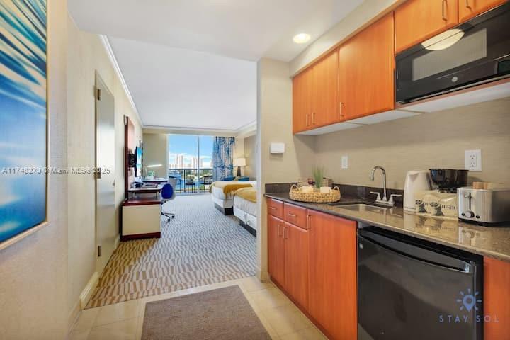 TRUMP INTERNATIONAL SONES - Residential