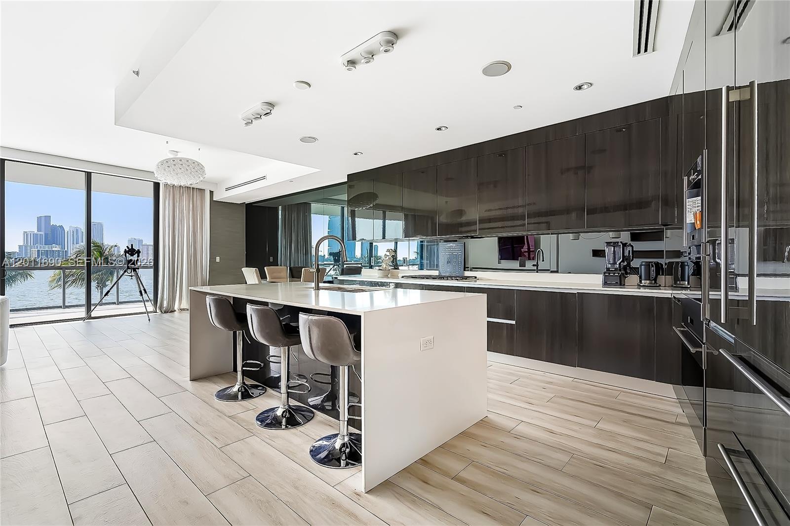 ECHO CONDO - Residential