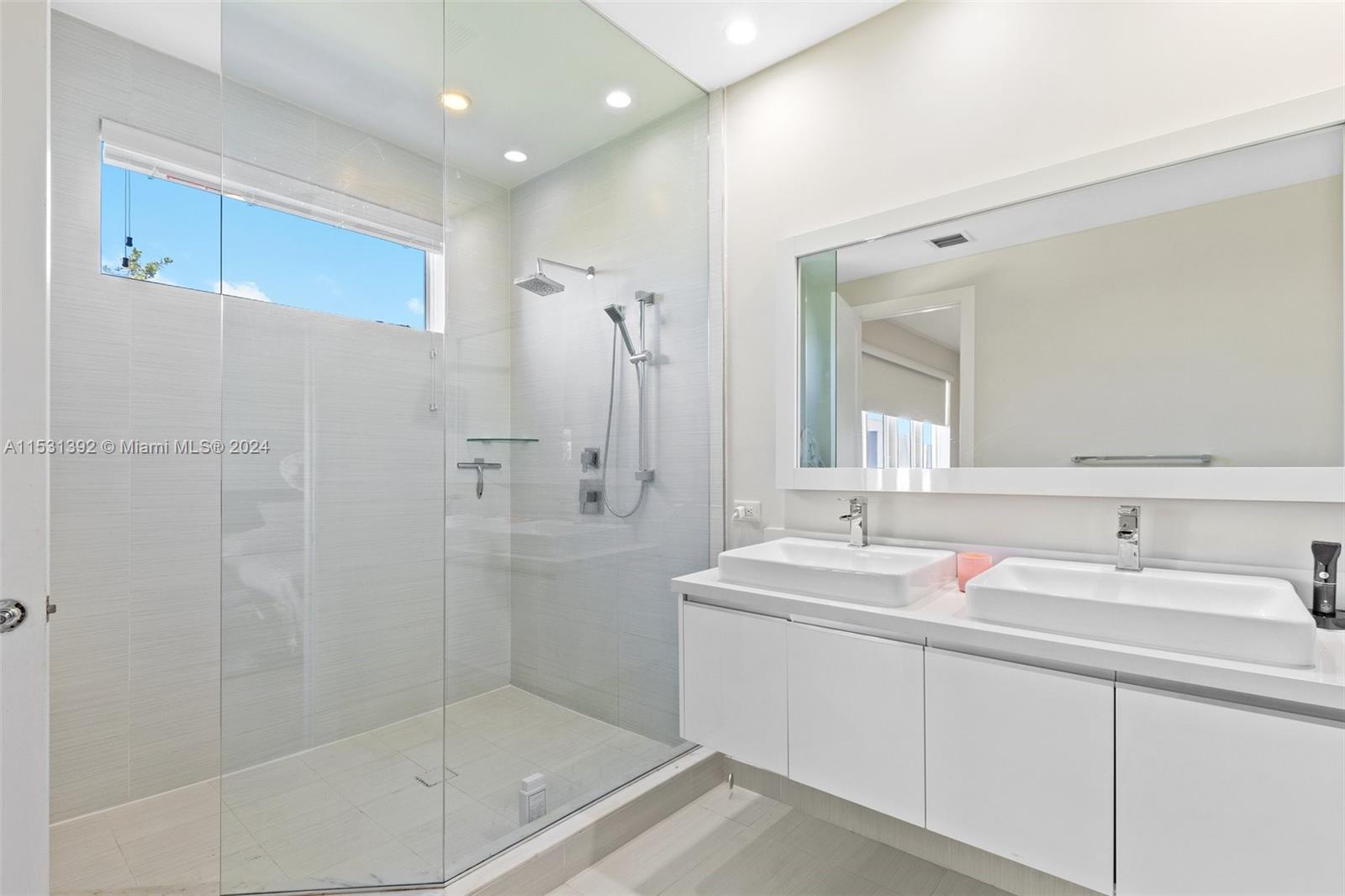 LANDMARK AT DORAL - Residential