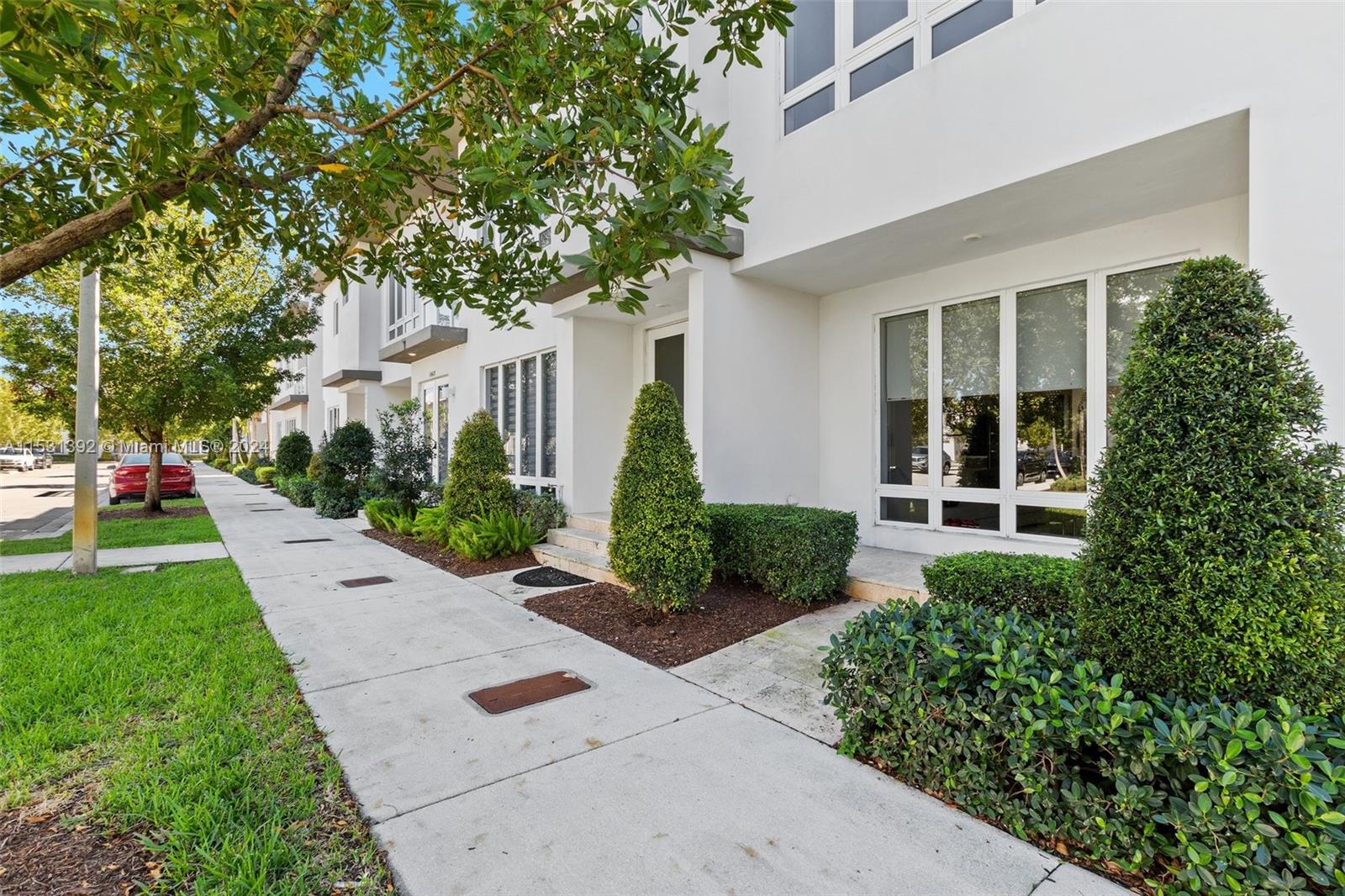 LANDMARK AT DORAL - Residential