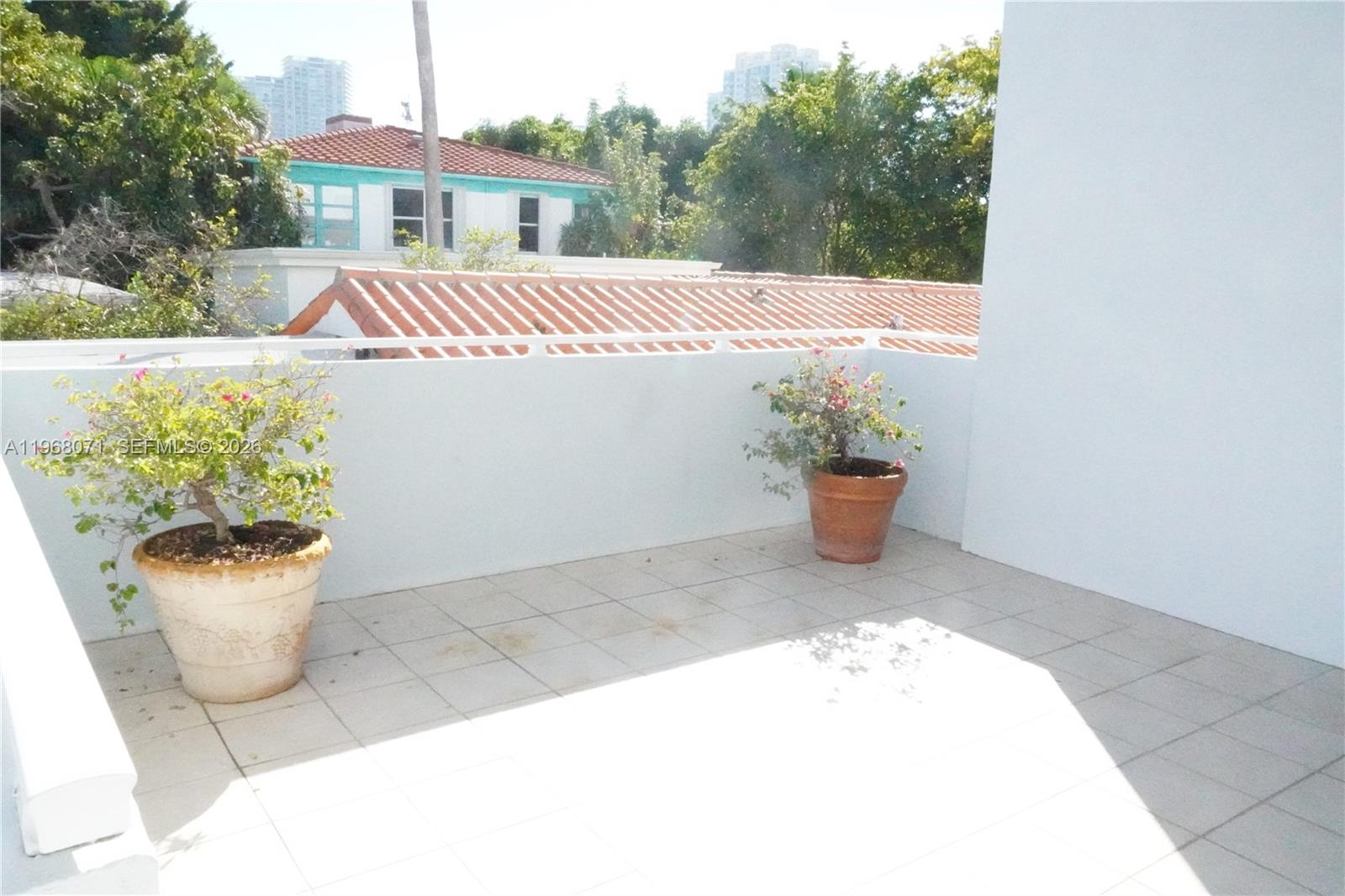 LENOX VIEW CONDOMINIUM - Residential