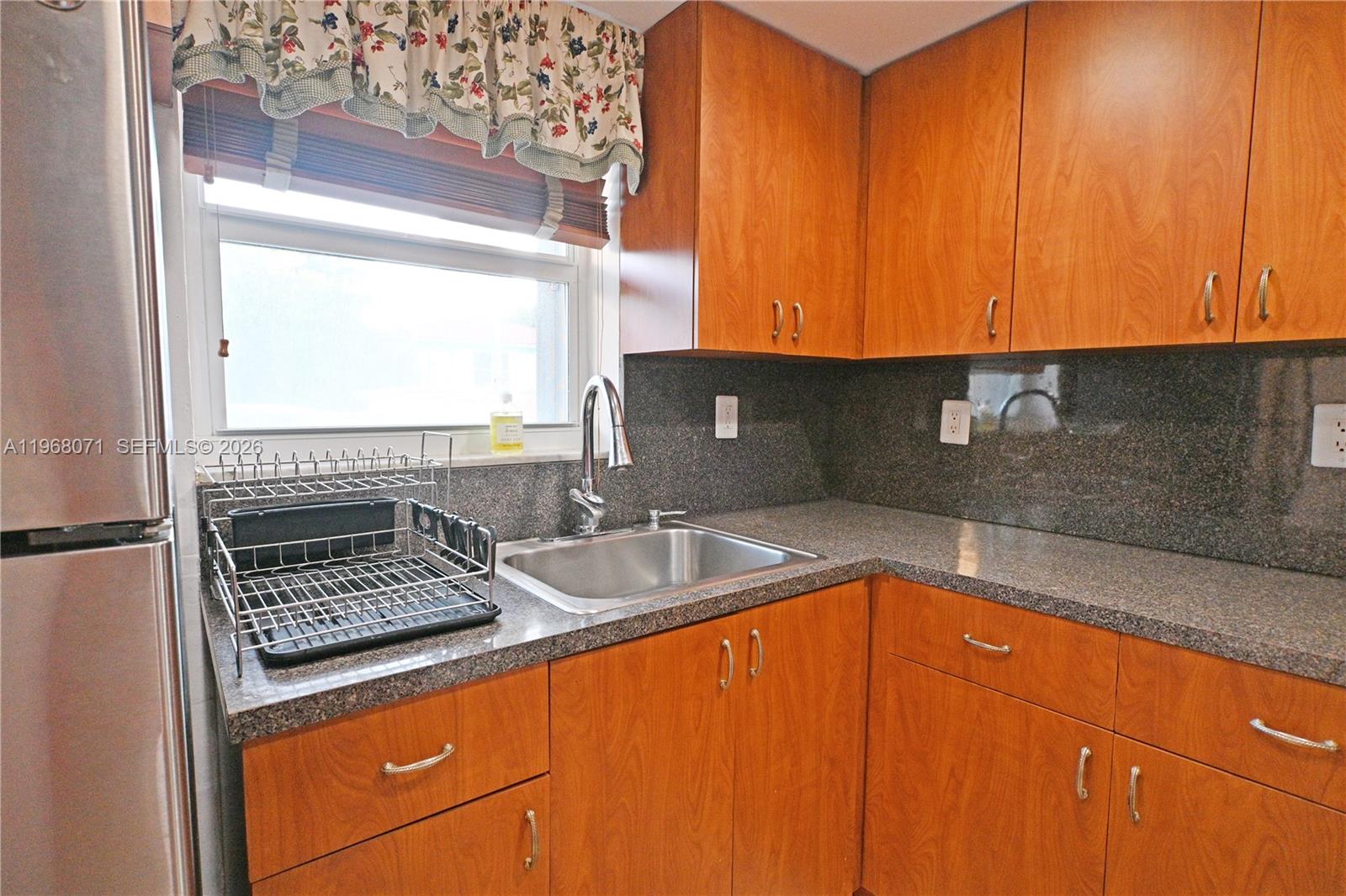 LENOX VIEW CONDOMINIUM - Residential