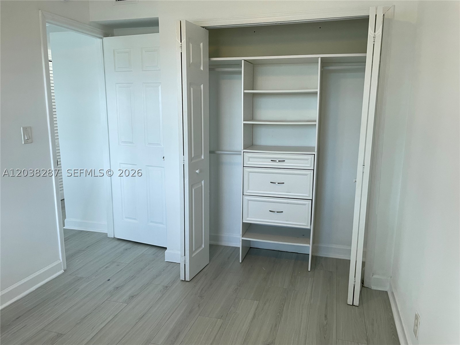 FLORIDIAN ARMS CONDO - Residential Lease
