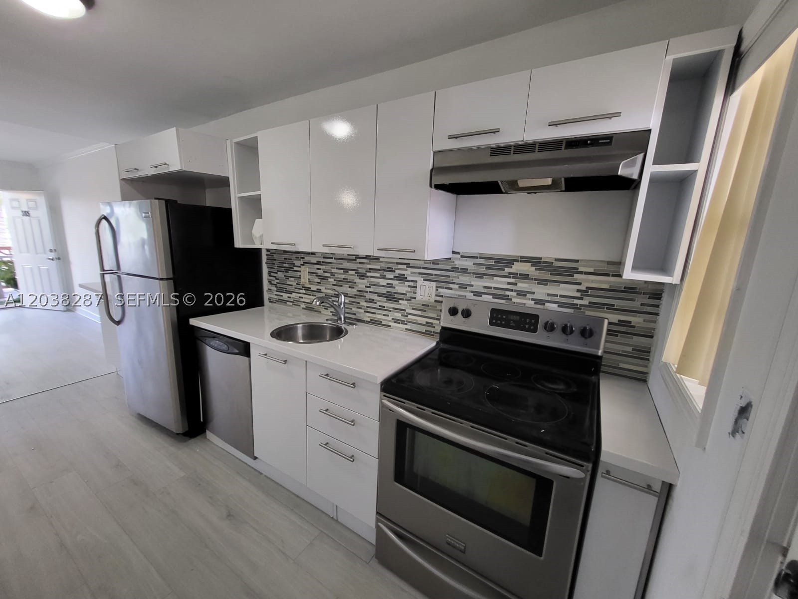 FLORIDIAN ARMS CONDO - Residential Lease