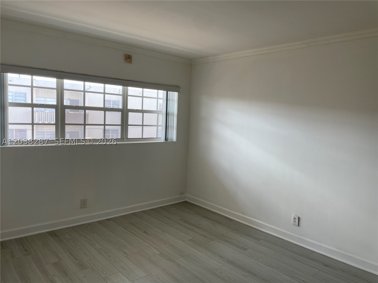 FLORIDIAN ARMS CONDO - Residential Lease