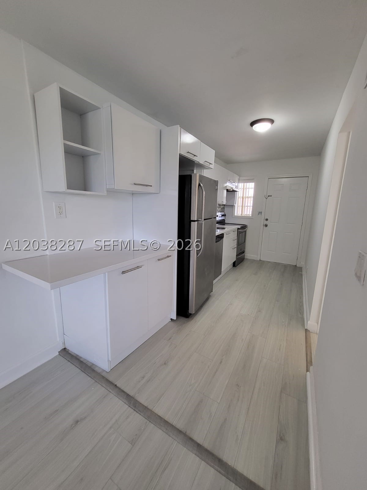 FLORIDIAN ARMS CONDO - Residential Lease