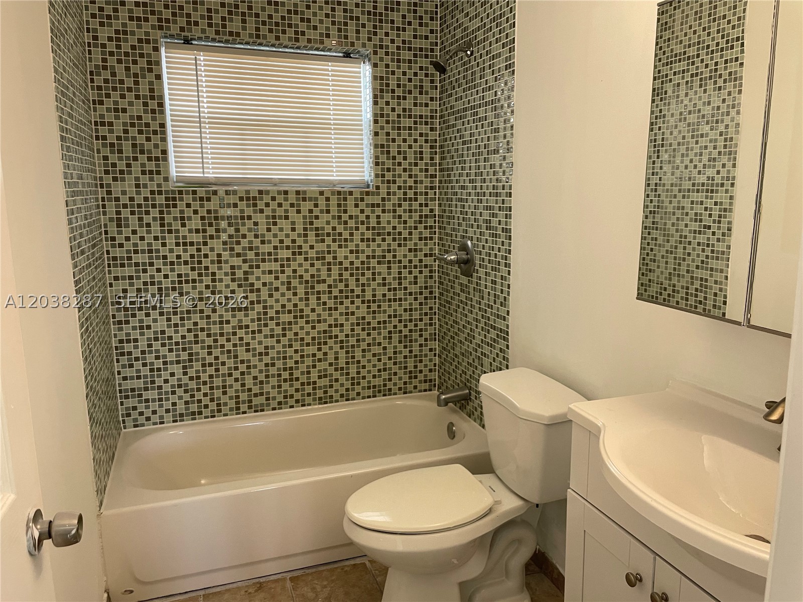 FLORIDIAN ARMS CONDO - Residential Lease