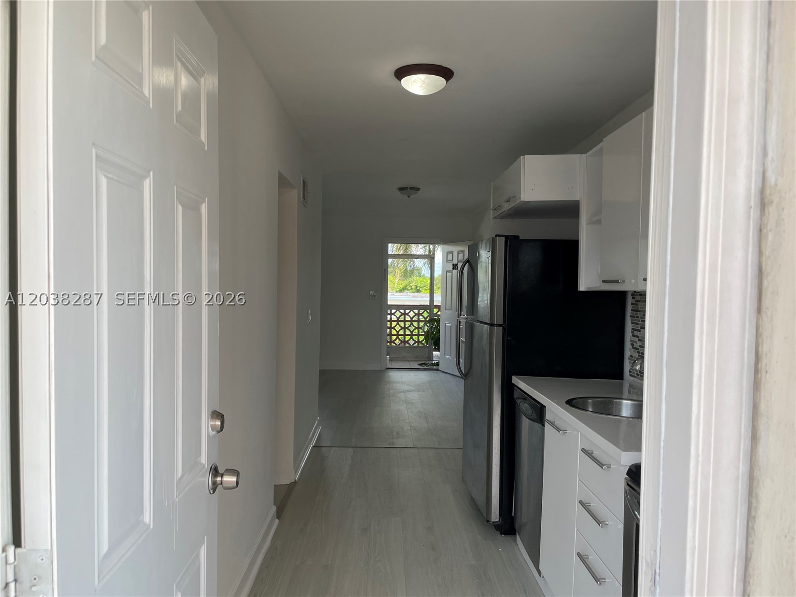 FLORIDIAN ARMS CONDO - Residential Lease