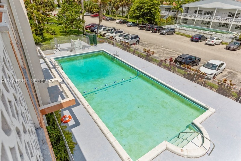 FLORIDIAN ARMS CONDO - Residential Lease