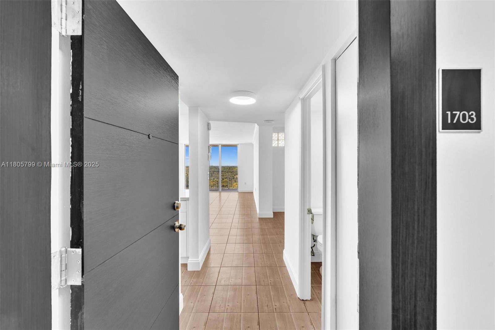 *****FANTASTIC OPPORTUNITY IN A PRIME LOCATION*****WELCOME TO THIS BRIGHT & SPACIOUS 1BEDROOM 1.5 BATH UNIT LOCATED IN ONE OF AVENTURA'S MOST DESIRABLE NEIGHBORHOODS.
THIS WELL MAINTAINED RESIDENCE OFFERS A PERFECT BLEND OF COMFORT AND CONVENIENCE.
ENJOY A LIFESTYLE OF EASE WITH ACCESS TO COMMUNITY AMENITIES SUCH AS A POOL, FITNESS CENTER AND SECURE LOBBY.  JUST MINUTES AWAY FROM AVENTURA MALL, GULFSTREAM PARK, BEACHES, DINING, & MAJOR HIGHWAYS.

SELLER FINANCING AVAILABLE.