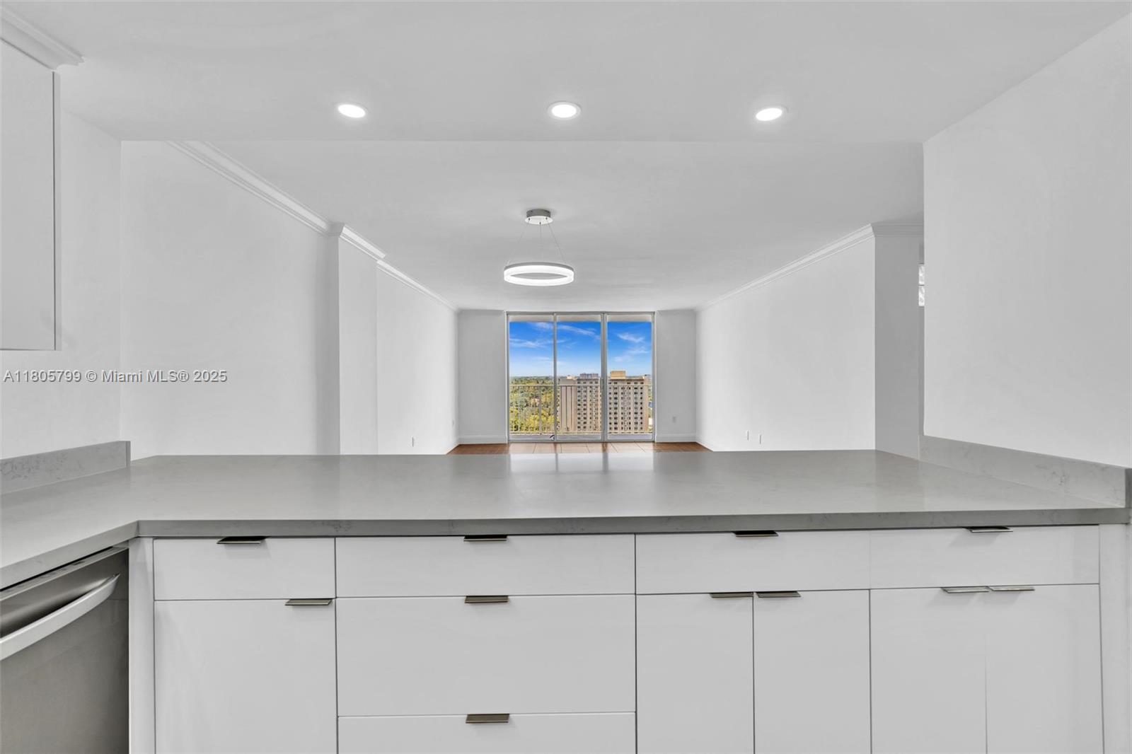 ADMIRALS PORT CONDO - WEST - Residential