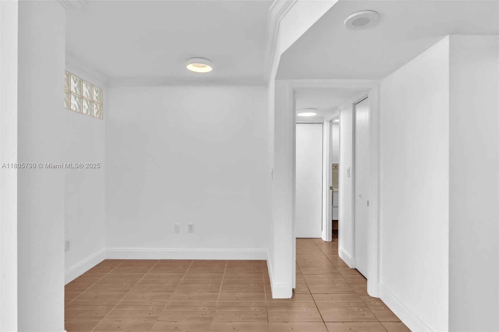 ADMIRALS PORT CONDO - WEST - Residential