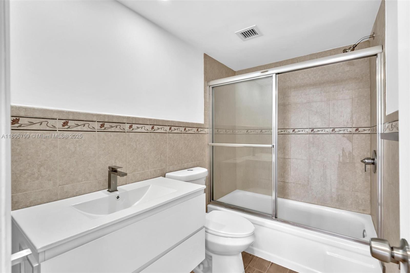 ADMIRALS PORT CONDO - WEST - Residential
