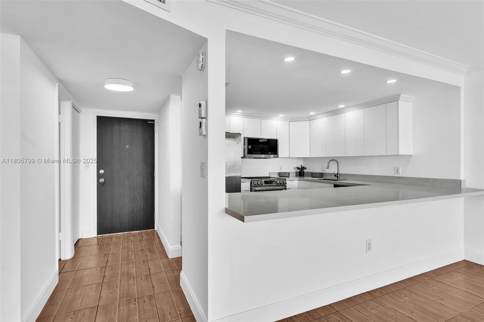 ADMIRALS PORT CONDO - WEST - Residential