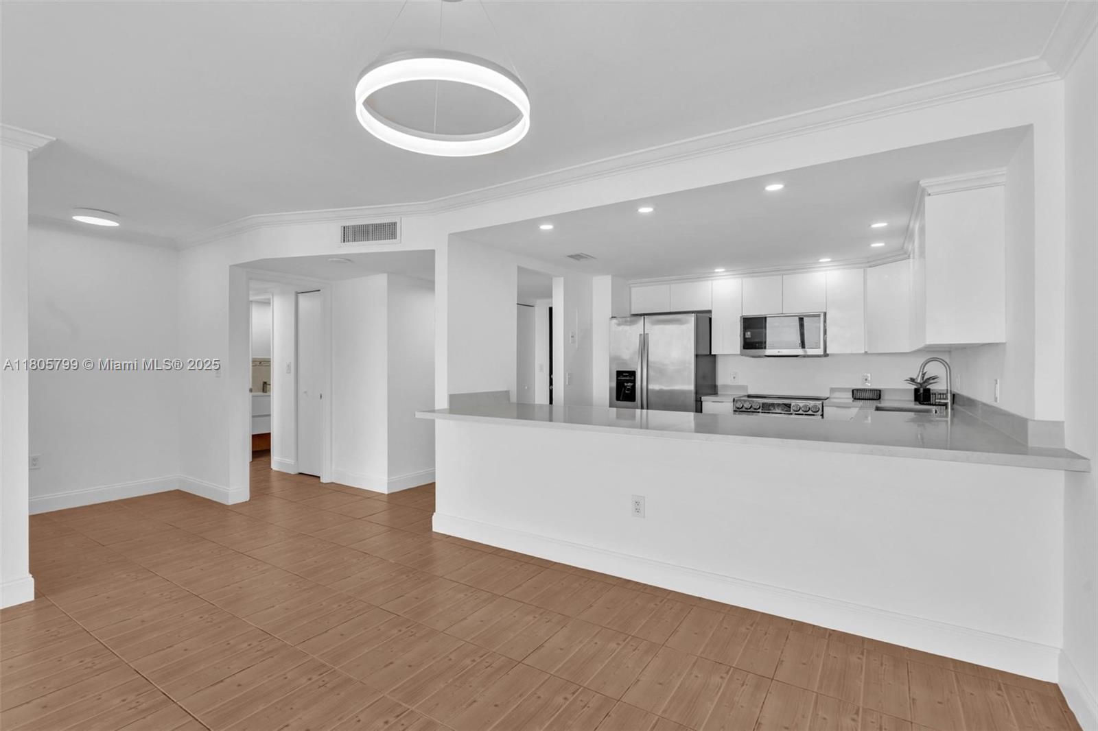 ADMIRALS PORT CONDO - WEST - Residential