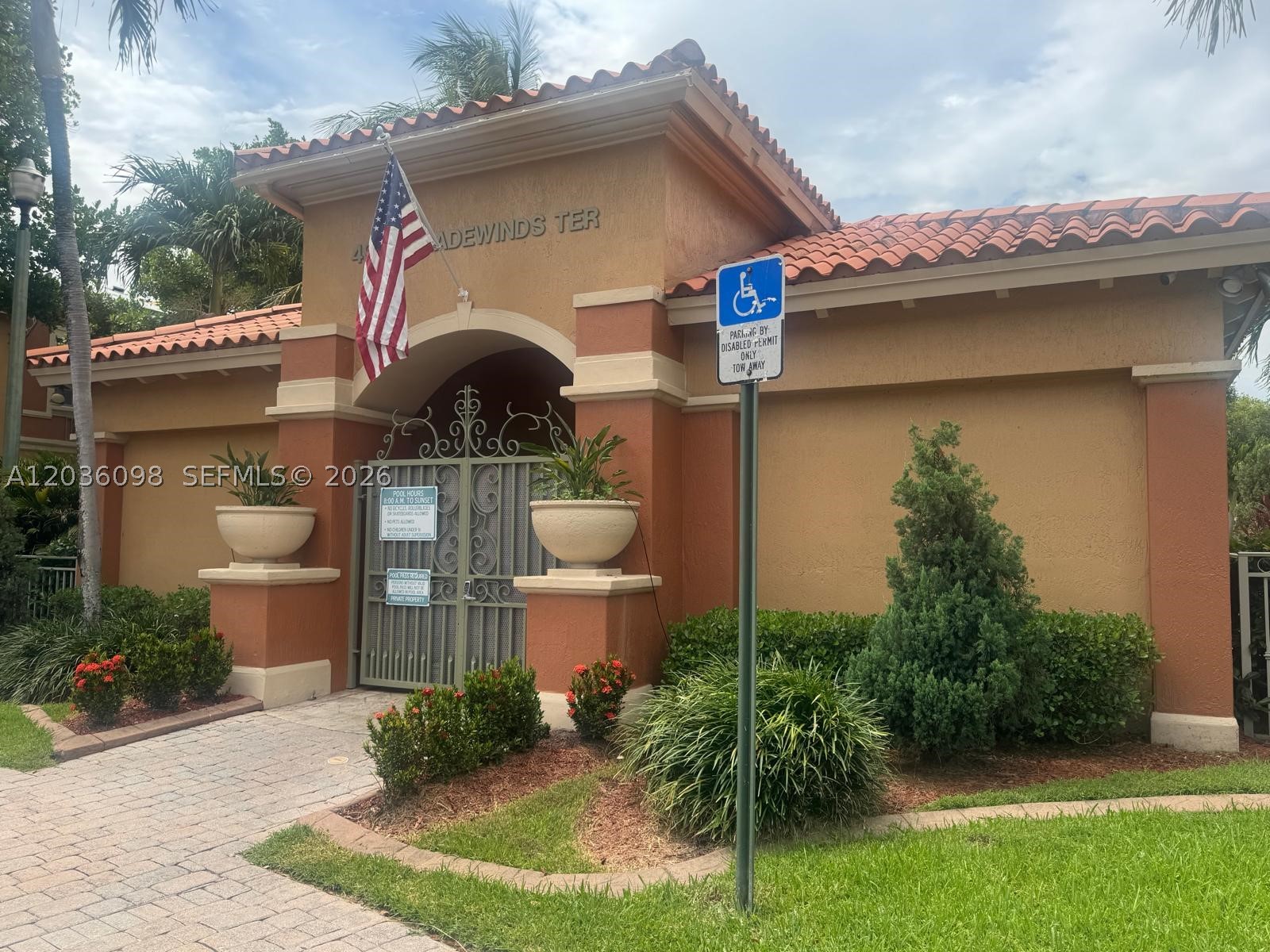 VILLAS AT HARBOR ISLES CO - Residential
