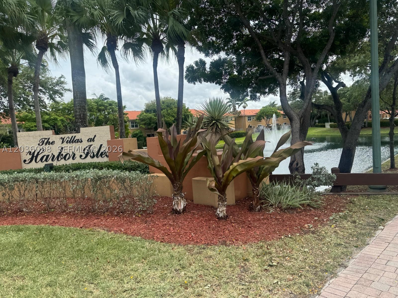 VILLAS AT HARBOR ISLES CO - Residential