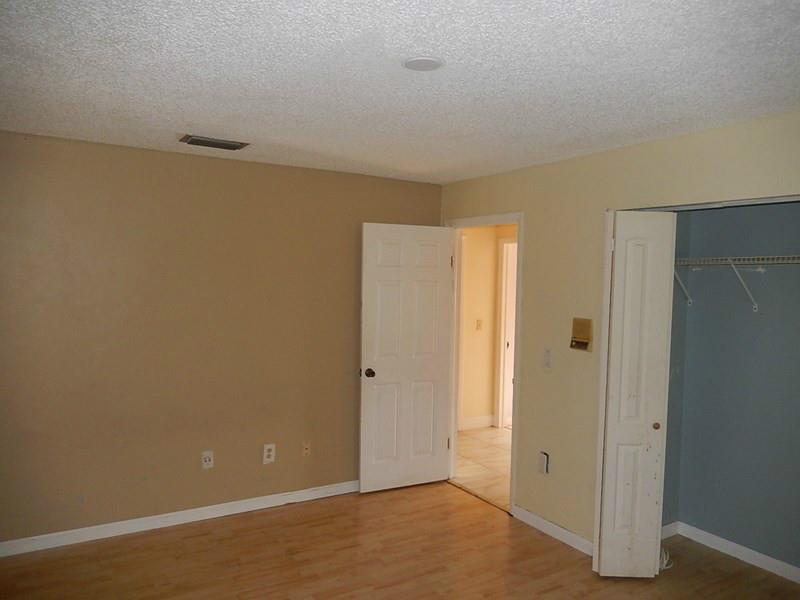 COUNTRY CLUB RANCHES SEC - Residential