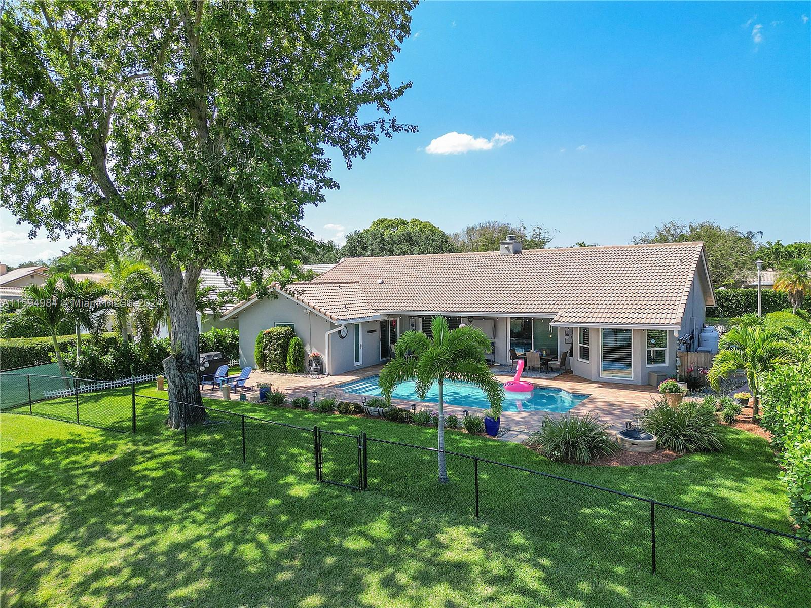 PINE RIDGE - Residential