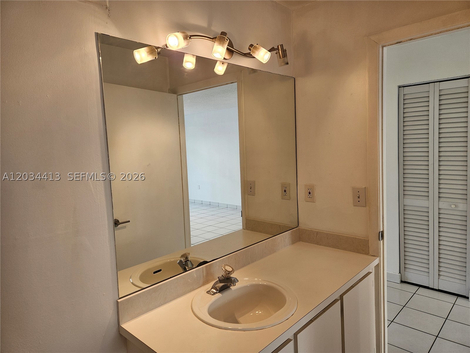 IMAGES AT PEMBROKE POINTE - Residential Lease