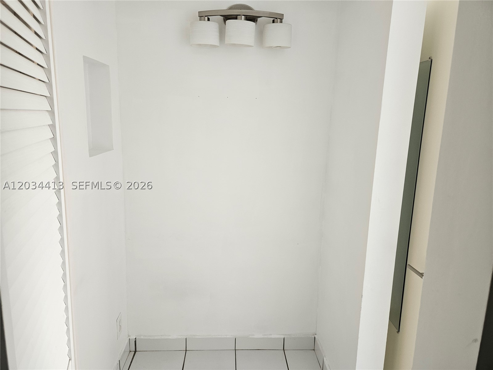 IMAGES AT PEMBROKE POINTE - Residential Lease