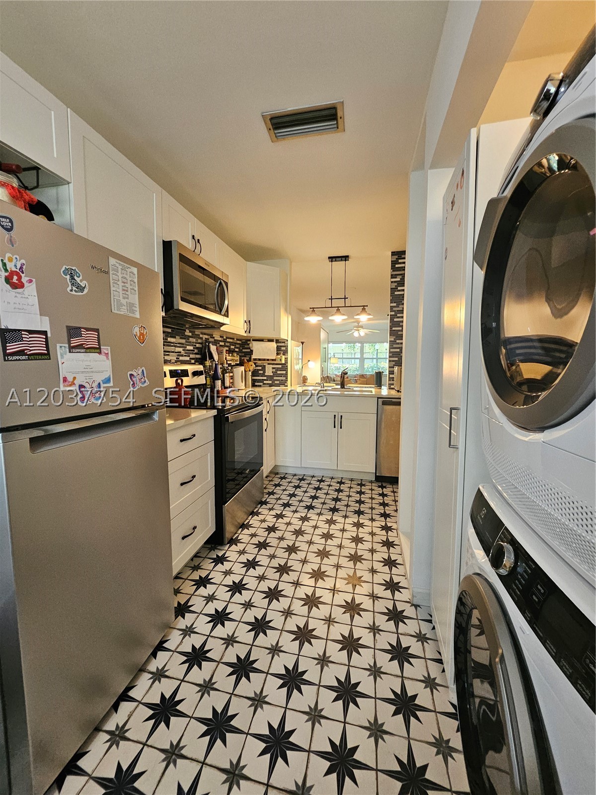 DELRAY OAKS CONDO - Residential Lease