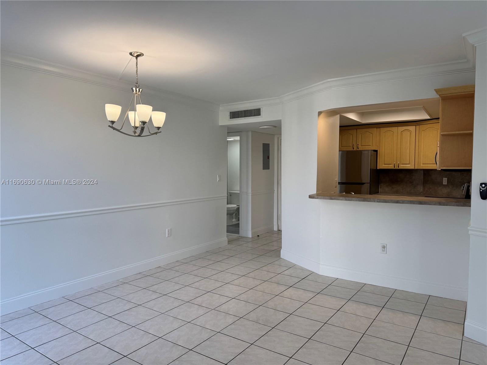 LAS BRISAS@ COUNTRY CLUB - Residential Lease