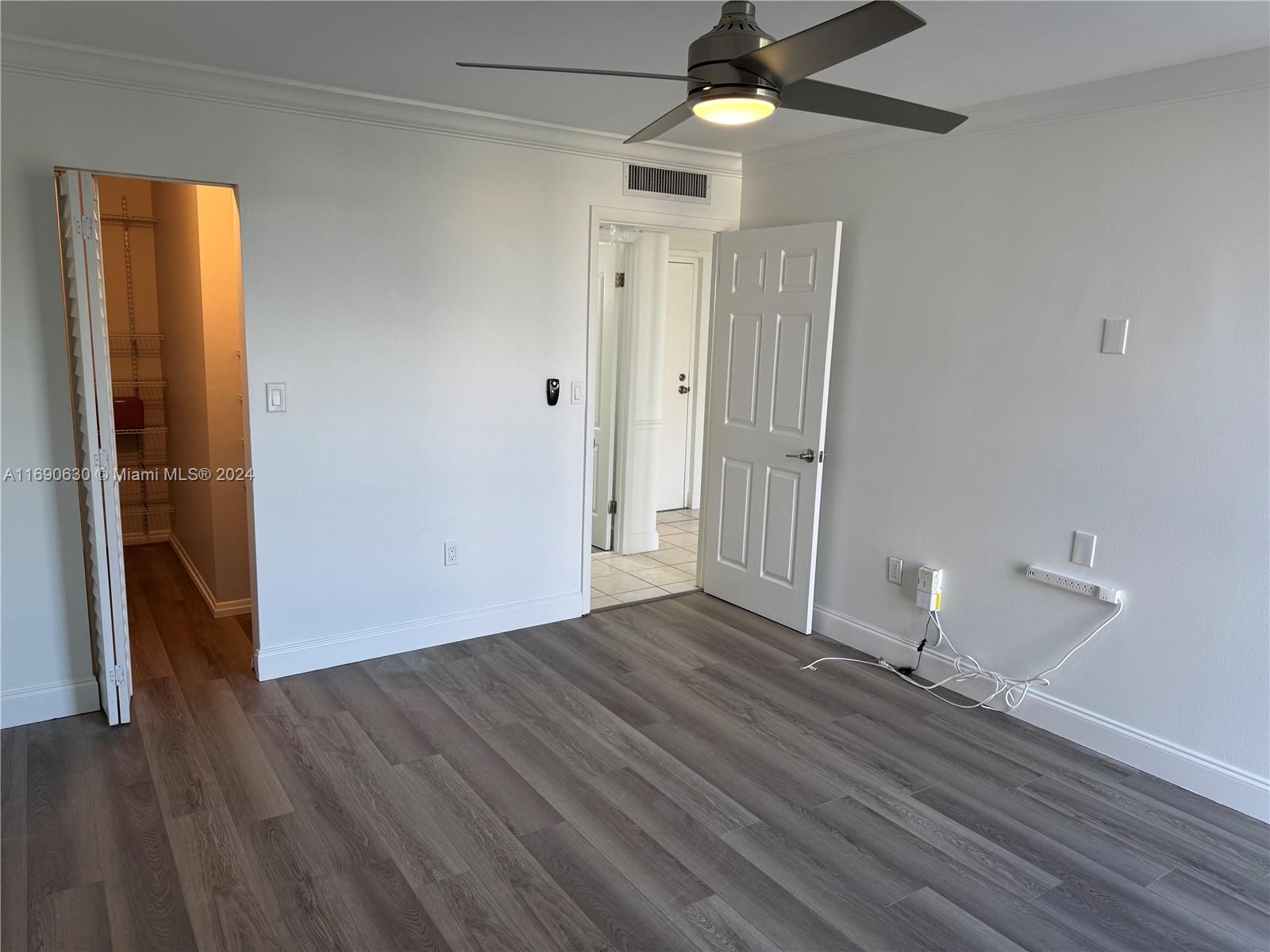 LAS BRISAS@ COUNTRY CLUB - Residential Lease