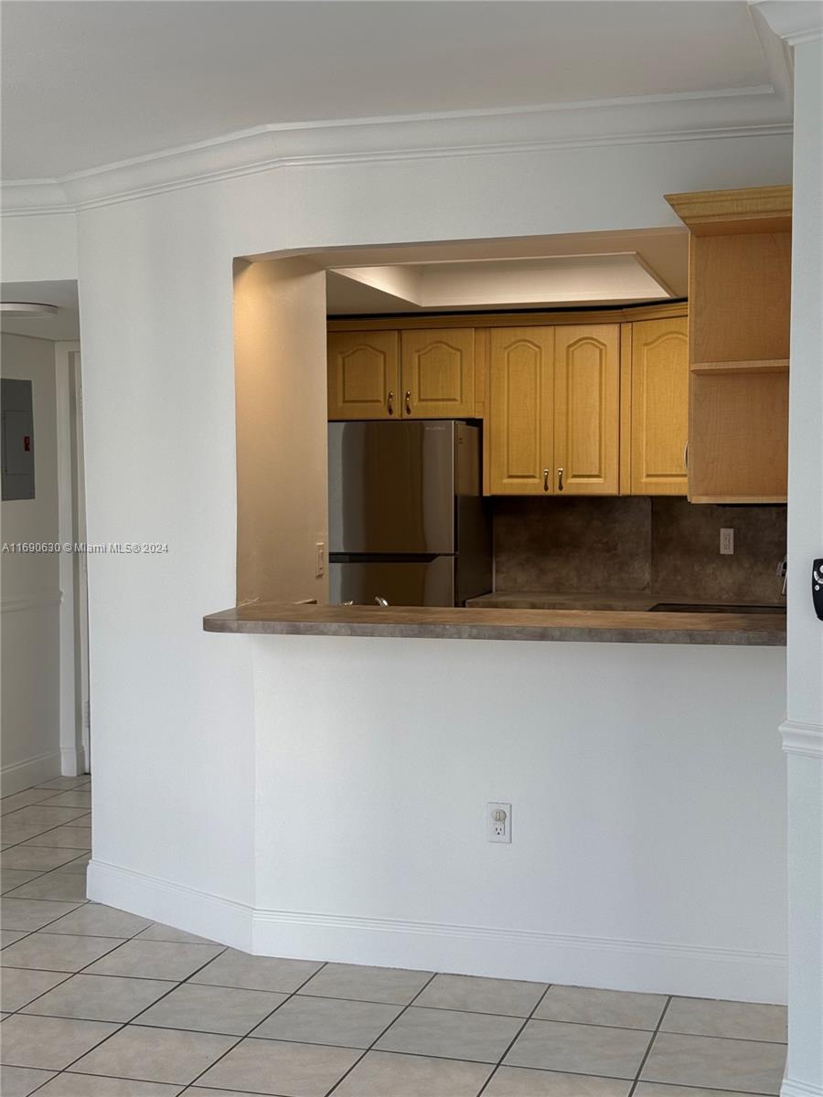 LAS BRISAS@ COUNTRY CLUB - Residential Lease