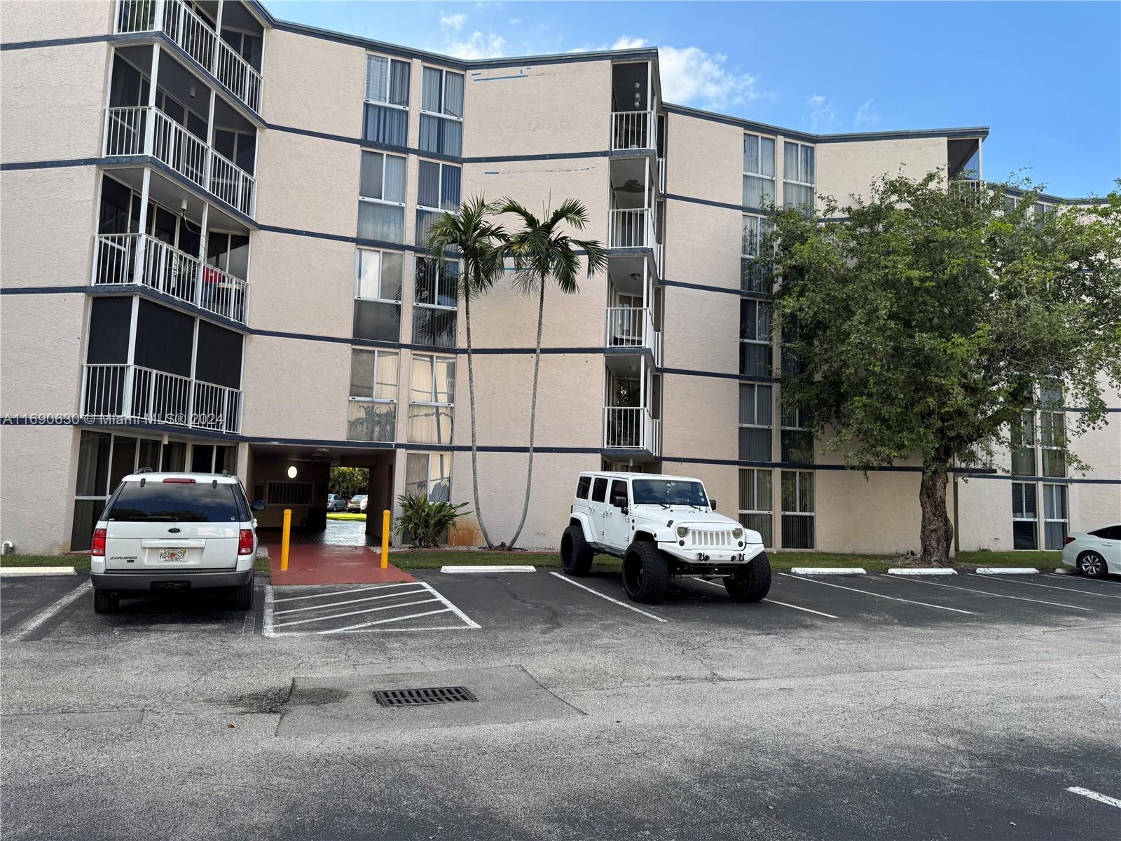 LAS BRISAS@ COUNTRY CLUB - Residential Lease