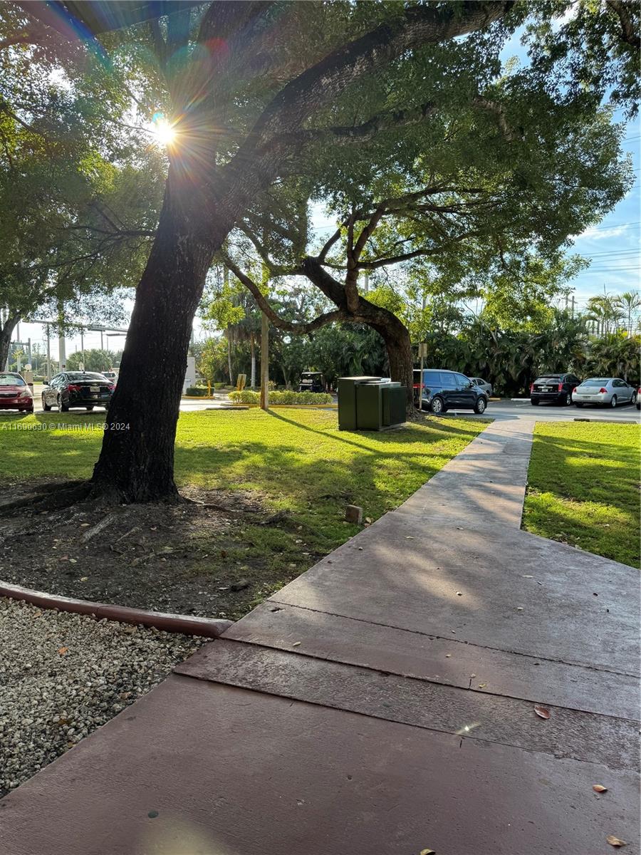 LAS BRISAS@ COUNTRY CLUB - Residential Lease