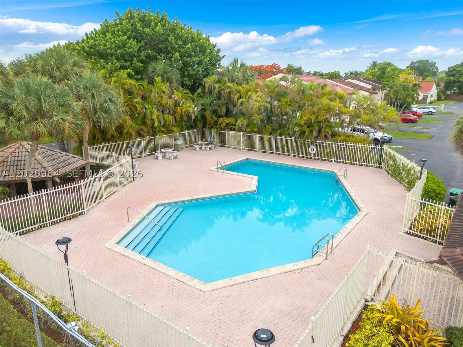 KENDALL WALK - Residential