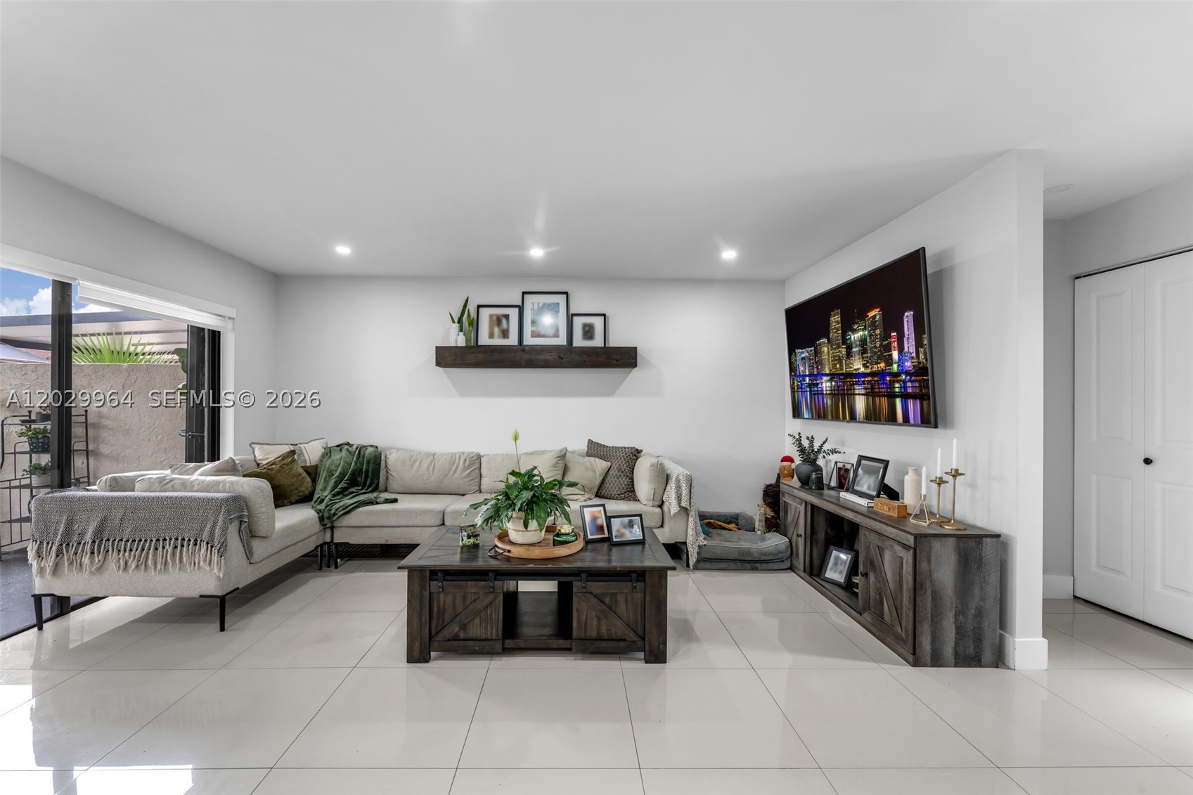 KENDALL WALK - Residential