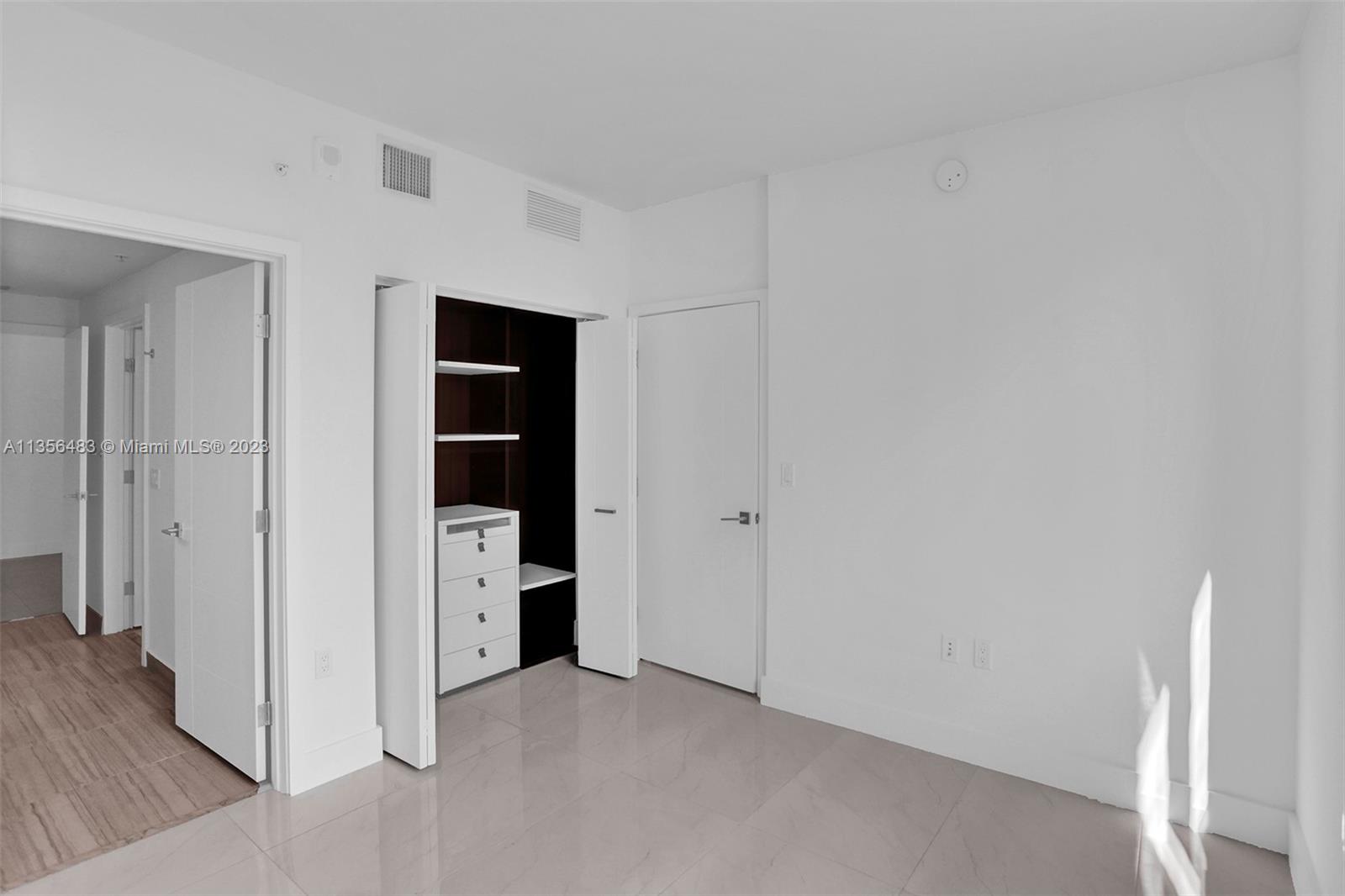 MERRICK MANOR - Residential Lease