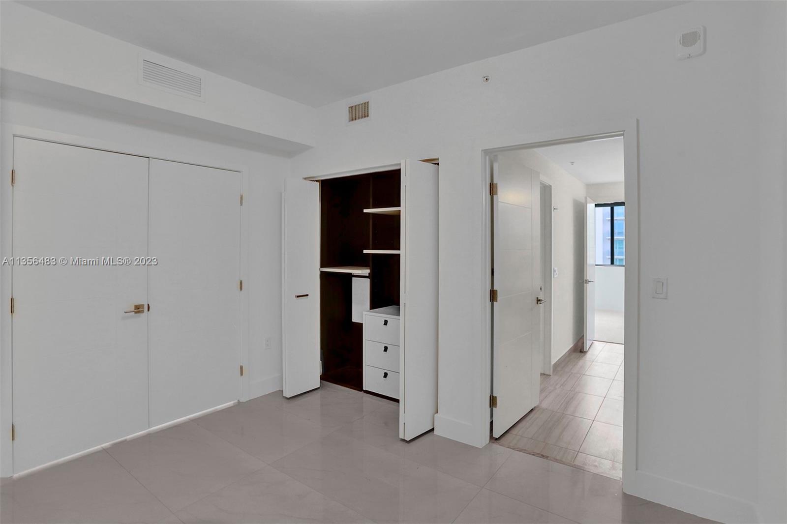 MERRICK MANOR - Residential Lease