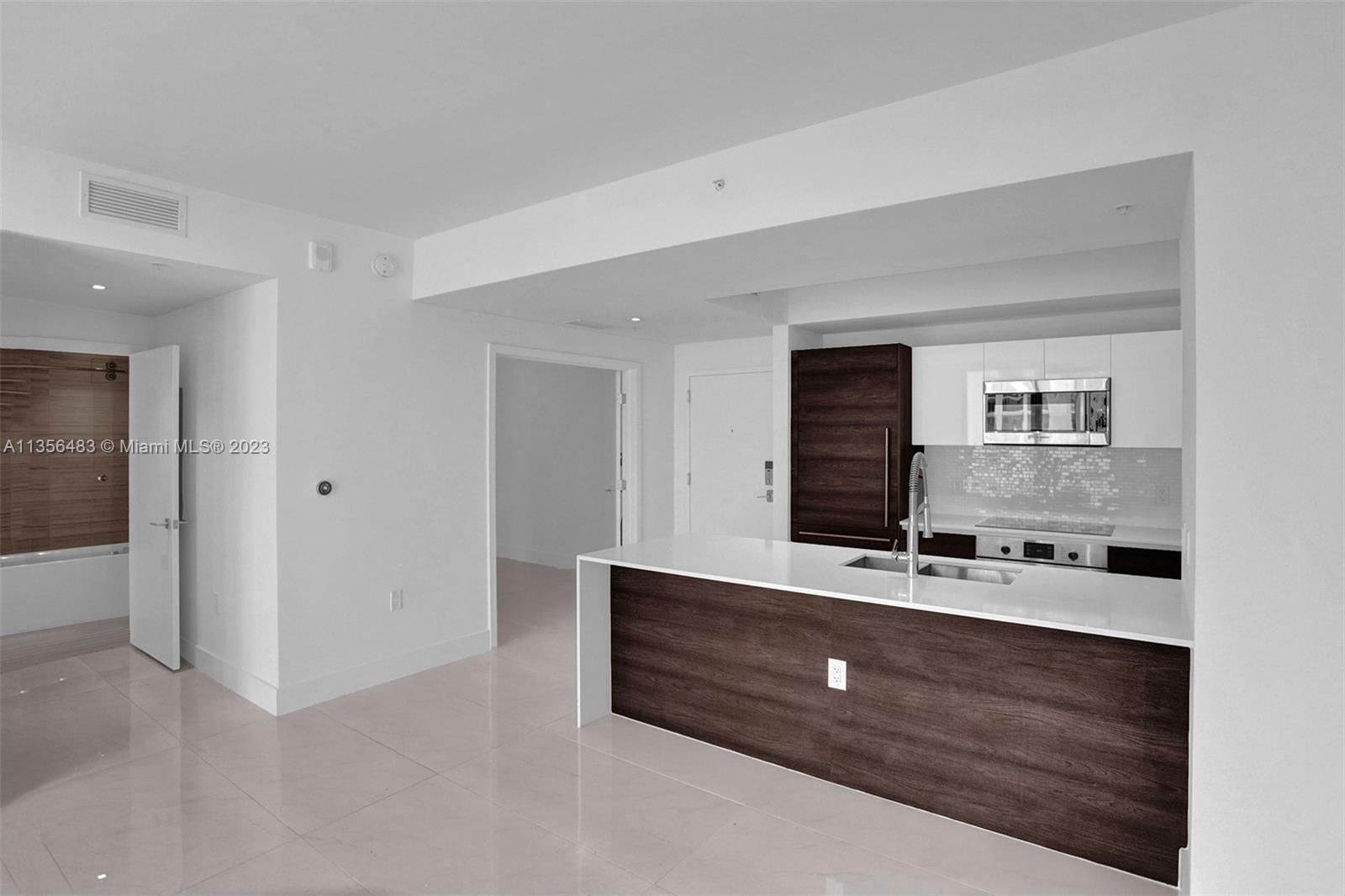 MERRICK MANOR - Residential Lease